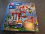 Lego city 60320 brandweerkazerne, Kinderen en Baby's, Speelgoed | Duplo en Lego, Ophalen of Verzenden, Zo goed als nieuw, Complete set