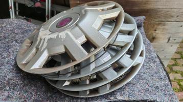 wieldoppen 15 inch embleem Fiat beschikbaar voor biedingen