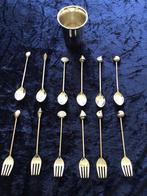 Set verzilverde theelepeltjes en vorkjes in ‘schelp’ design., Antiek en Kunst, Antiek | Bestek, Ophalen of Verzenden