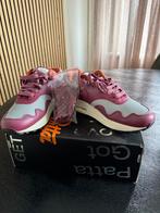 Patta x Nike Air Max 1 'Rush Maroon', Kleding | Heren, Schoenen, Overige kleuren, Nieuw, Ophalen of Verzenden, Sneakers of Gympen