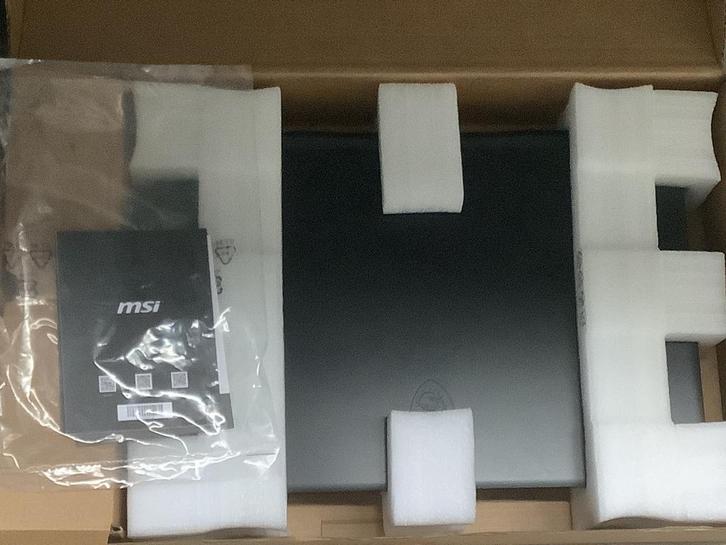 MSI Katana GF76 11UE, Computers en Software, Windows Laptops, Zo goed als nieuw, 15 inch, SSD, 2 tot 3 Ghz, 16 GB, Qwerty, Met videokaart