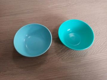2 kleine mini plastic schaaltjes sausbakjes saus schaaltje beschikbaar voor biedingen
