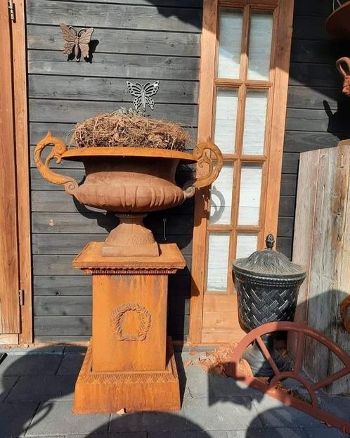 Gietijzeren tuinvazen tuinvaas bloempot bloembak op sokkel, Tuin en Terras, Tuinvazen, Nieuw, Ophalen