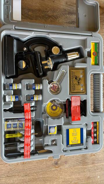 68 delige microscoop set beschikbaar voor biedingen