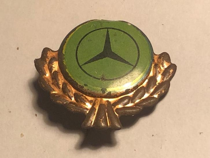 Metalen MERCEDES STER AUTOMERK Speld (Groen/Zwart/Goudkleur), Verzamelen, Speldjes, Pins en Buttons, Zo goed als nieuw, Speldje of Pin