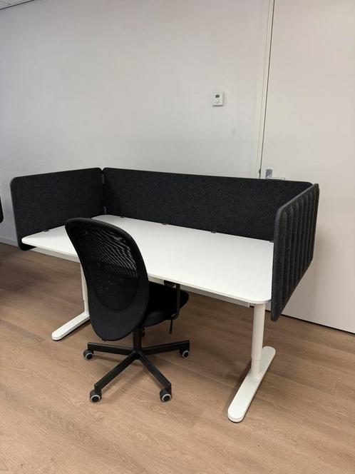 Te koop mooi bureau van (ikea bekant)met verstelbare stoel, Huis en Inrichting, Bureaus, Zo goed als nieuw, Ophalen