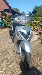 Suzuki sixteen 150cc motorscooter 4727km 2011, Motoren, Motoren | Suzuki, Particulier, Scooter