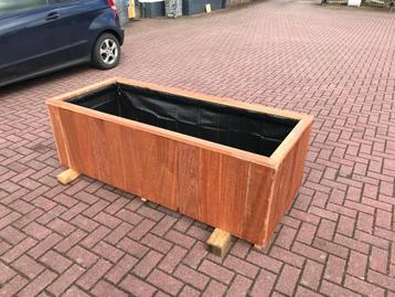 Bloembakken Hardhout | Hardhouten bloembakken op maat beschikbaar voor biedingen