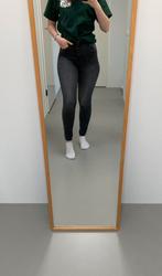 Grijze super skinny jeans | Bershka | maat 38, Kleding | Dames, Spijkerbroeken en Jeans, Gedragen, Grijs, W30 - W32 (confectie 38/40)