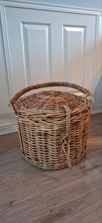 Grote rieten Mand met Deksel 37cm hoog- Afsluitbaar, Huis en Inrichting, Ophalen, 50 tot 100 cm, Minder dan 50 cm, Minder dan 50 cm