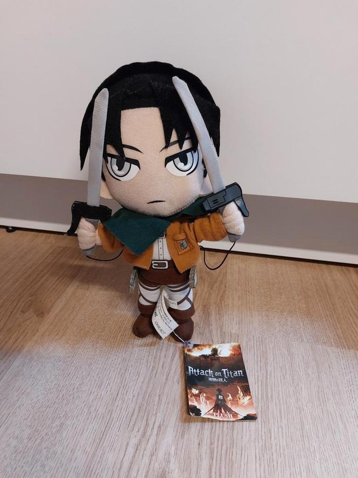 Attack on Titan Levi knuffel met kaartje, Kinderen en Baby's, Speelgoed | Knuffels en Pluche, Ophalen of Verzenden