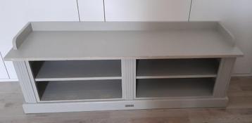 Schoenen kast beschikbaar voor biedingen