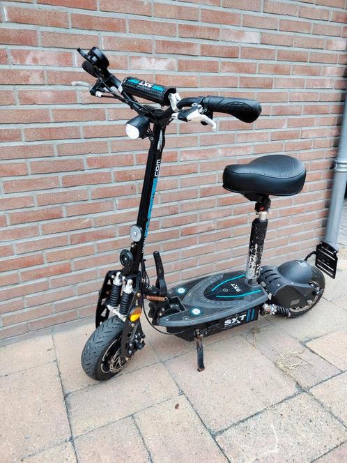Sxt scooter / e-step, Fietsen en Brommers, Steps, Zo goed als nieuw, Elektrische step (E-scooter), Ophalen