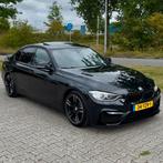 BMW 3-Serie 328i High Executive M Pakket Pano Bomvol, Auto's, Automaat, Achterwielaandrijving, 74 €/maand, Zwart