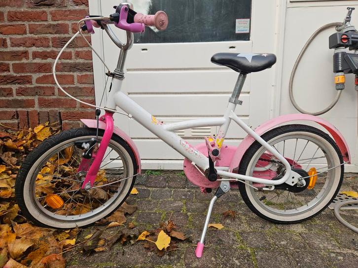 Btwin meisjesfiets 16 inch –mét zijwieltjes & poppenstoeltje, Fietsen en Brommers, Fietsen | Meisjes, Gebruikt, 16 inch, Handrem
