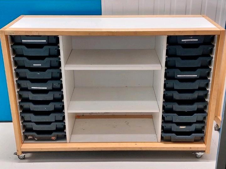 Schilte schoolkast met plastic lades kieskast materialenkast, Kinderen en Baby's, Kinderkamer | Commodes en Kasten, Gebruikt, Ophalen