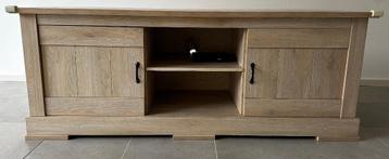 TE KOOP: Eikenhouten dressoir (ook geschikt als tv-meubel) beschikbaar voor biedingen