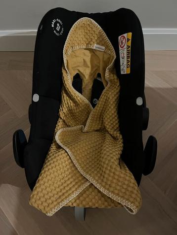 Maxi Cosi Rock autostoel met FamilyfixOne iSize base beschikbaar voor biedingen
