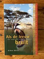Boek Als de leeuw brult - Diann Mills, Ophalen of Verzenden, Gelezen, Nederland