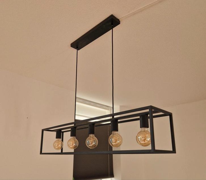 Zwarte eettafel lamp, Huis en Inrichting, Lampen | Hanglampen, 75 cm of meer, Ophalen