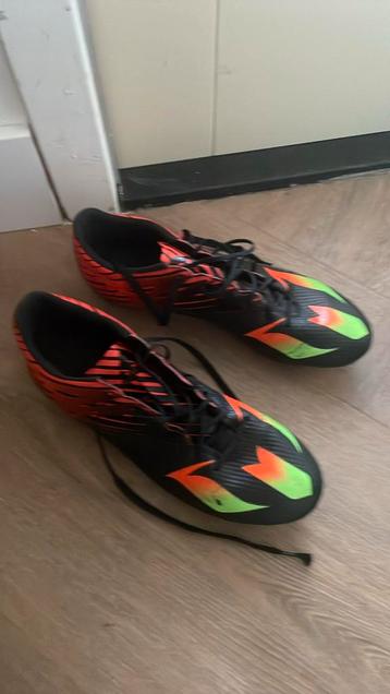 Adidas voetbal schoenen  beschikbaar voor biedingen