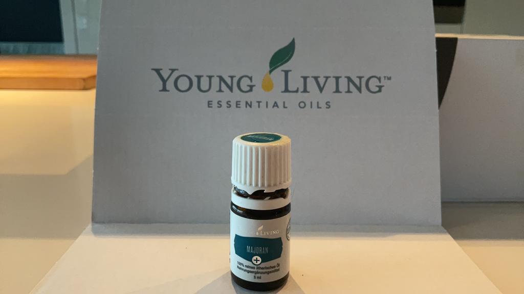 Young Living Marjoram + 5 ml 1/3 vol, Ophalen of Verzenden, Gebruikt, Aroma