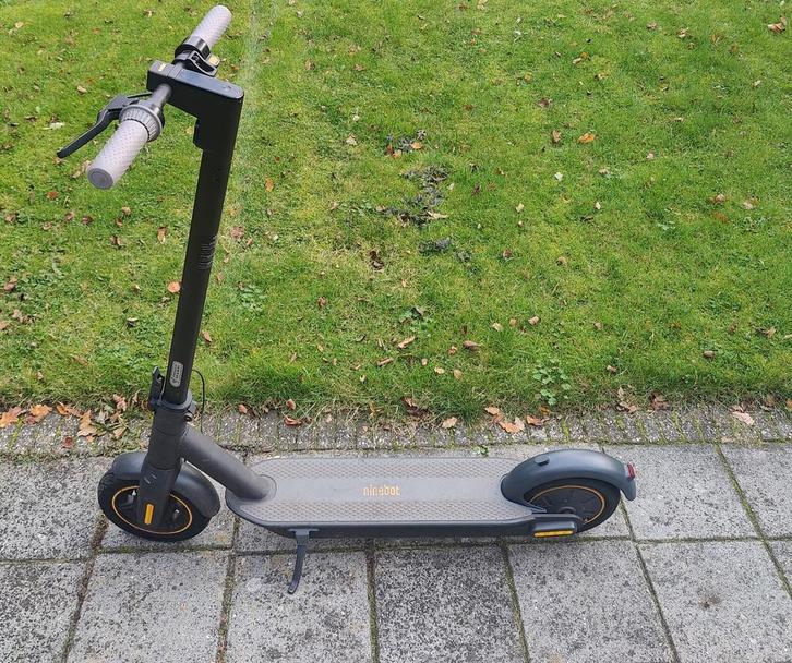 Ninebot G30P Elektrische Step, Fietsen en Brommers, Steps, Gebruikt, Elektrische step (E-scooter), Ophalen of Verzenden