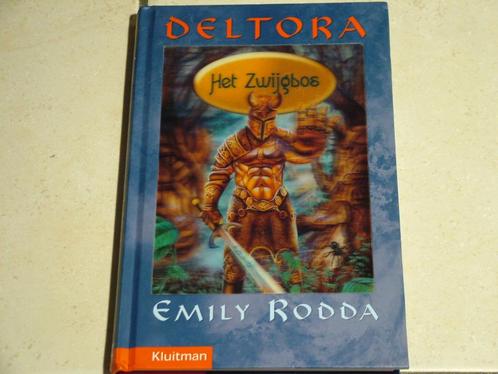 DELTORA Het Zwijgbos / Emily Rodda deel 1, Boeken, Kinderboeken | Jeugd | 10 tot 12 jaar, Zo goed als nieuw, Fictie, Ophalen of Verzenden