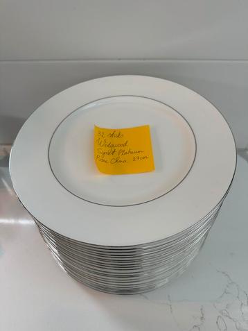 32 st. Wedgwood Signet Platinum Bone China 27 cm € 7,00 p/s beschikbaar voor biedingen
