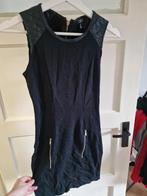 Zwart Jurkje met Leren Details - Bershka, Zwart, Zo goed als nieuw, Maat 36 (S), Boven de knie