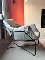 Design fauteuil stalen frame met grijze bekleding, Huis en Inrichting, Fauteuils, Ophalen, 75 tot 100 cm, Zo goed als nieuw, Metaal