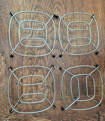 4 metalen onderzetters vintage Knorr Zwitserland. beschikbaar voor biedingen