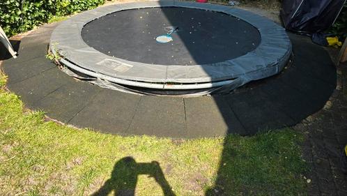 rubberen tegels in verstek voor rondom trampoline, Kinderen en Baby's, Speelgoed | Buiten | Trampolines, Gebruikt, Ophalen of Verzenden