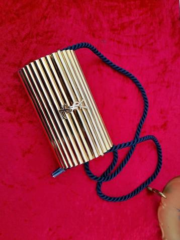 Vintage Yves Saint Laurent YSL clutch bag, gold metal.  beschikbaar voor biedingen