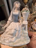 Spaans Porseleinen Meisje met Bloemen, Antiek en Kunst, Ophalen of Verzenden