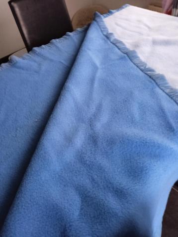 Vintage wollen deken 2.10 x 1.80  beschikbaar voor biedingen