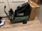 Compressor met accessoires - Pistool, slang en bandenspannin, Doe-het-zelf en Verbouw, Compressors, Ophalen, Gebruikt, 6 tot 10 bar