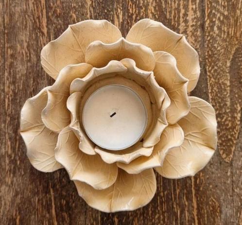 Waxinelicht roos keramiek creme kleur, Huis en Inrichting, Woonaccessoires | Kandelaars en Kaarsen, Zo goed als nieuw, Minder dan 25 cm