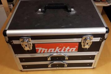 gereedschapskist Makita 6271D met accessoires beschikbaar voor biedingen