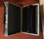 Vintage attaché  koffer, Sieraden, Tassen en Uiterlijk, Koffers, Ophalen, Gebruikt, Hard kunststof, Minder dan 50 cm