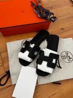 Hermes Slippers - Zo goed als nieuw!, Slippers, Zwart, Ophalen of Verzenden, Zo goed als nieuw