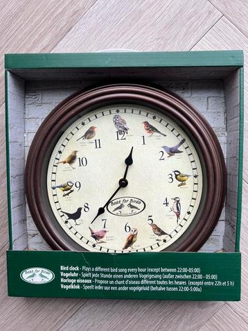 KLOK MET VOGELGELUIDEN beschikbaar voor biedingen