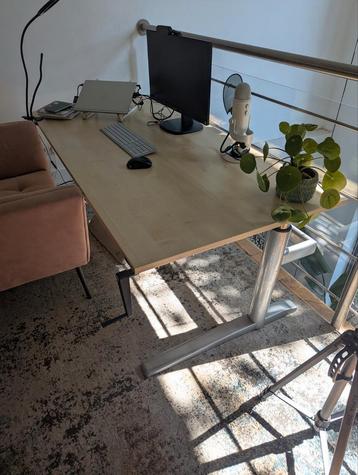 Verstelbaar bureau
