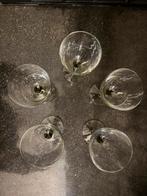 5 hele mooie wijnglazen op grijze geribbelde voet, Ophalen of Verzenden, Zo goed als nieuw, Overige typen
