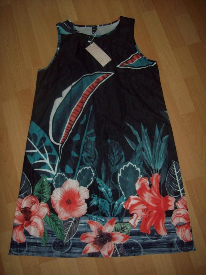 NIEUW! Prachtige romantische zwarte bloem jurk maat L 42, Kleding | Dames, Jurken, Nieuw, Maat 42/44 (L), Zwart, Verzenden