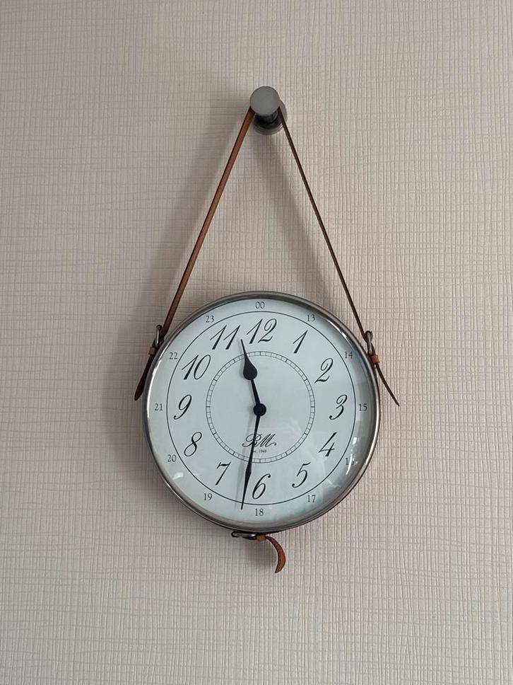 Riviera Maison, Huis en Inrichting, Woonaccessoires | Klokken, Zo goed als nieuw, Wandklok, Analoog, Ophalen of Verzenden