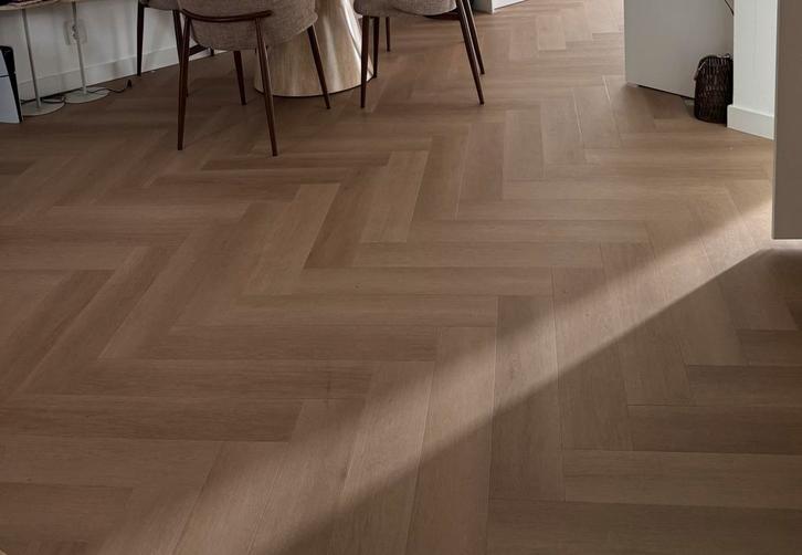 PVC Visgraat XL, Huis en Inrichting, Stoffering | Vloerbedekking, Zo goed als nieuw, Laminaat, Beige, Bruin, 25 tot 50 m², Ophalen