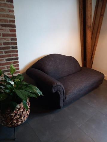 Mooie loungebank / sofa beschikbaar voor biedingen