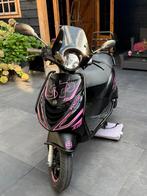 Piaggio Zip 2023 zwart roze, Fietsen en Brommers, Scooters | Piaggio, Ophalen, Gebruikt, Maximaal 45 km/u, Zip