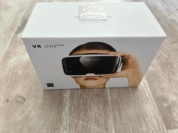 Zeiss VR One Plus VR Bril beschikbaar voor biedingen